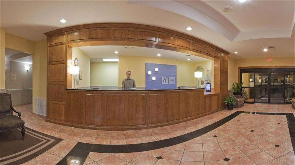 Fairfield Inn & Suites Houston Hobby Airport Interior photo