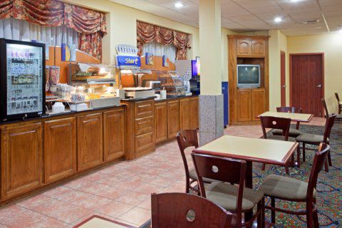 Fairfield Inn & Suites Houston Hobby Airport Restaurant photo
